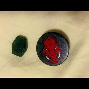 IPhone/Android cellphone knob (adhesive, removable)